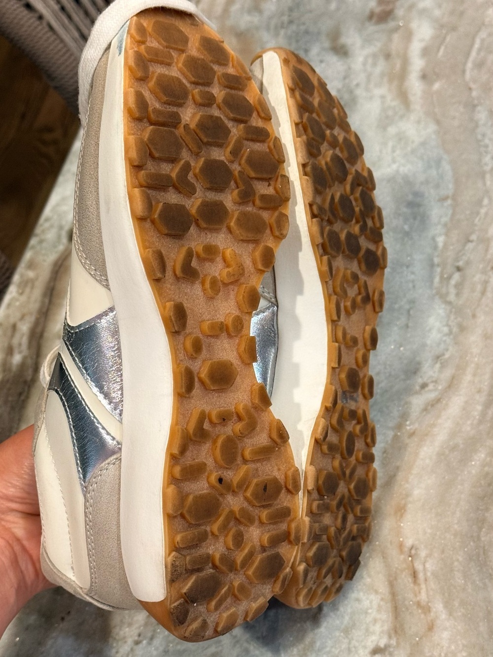 Women’s STEVE MADDEN Kendrix taupe & silver athletic jogger sneakers- Size 8 - Picture 11 of 11